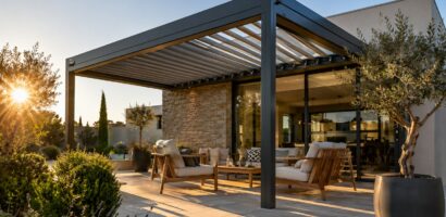 Pergola bioclimatique : fonctionnement, prix et confort thermique